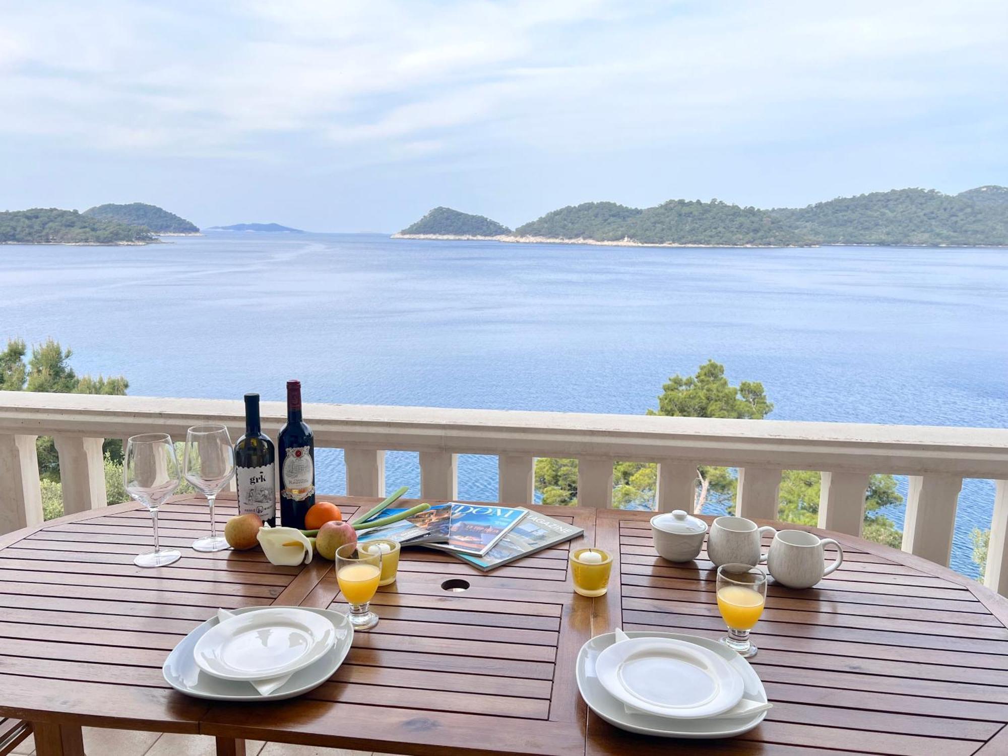 Terrace Studios With Panoramic Seaview Убли Экстерьер фото